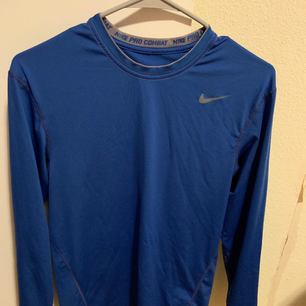 Men's long-sleeve Nike Pro Combat compression shirt in Blue, Size L
